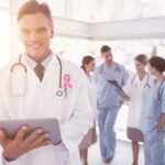 Médicos no consultório